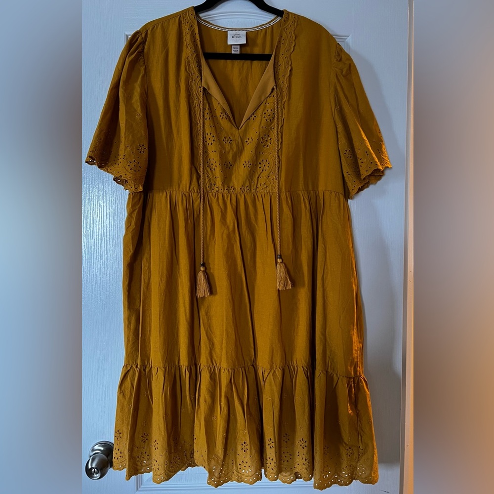 Knox Rose Golden Dress with Eyelet Details